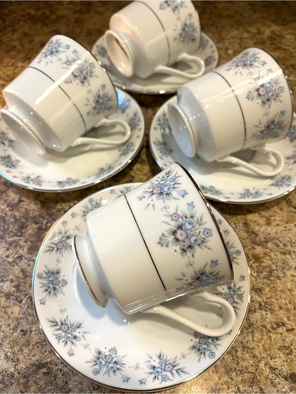The Wentworth Collection Avington Tea Cups and Saucers with Silver Trim Set of 4